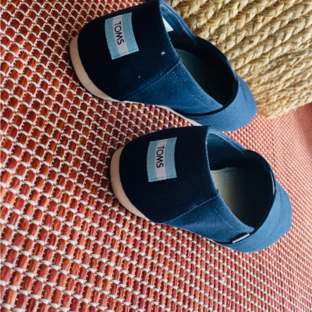 Toms
